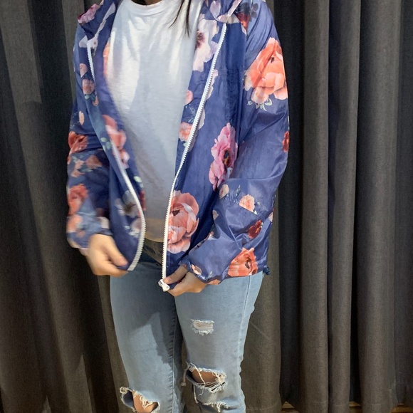 Flowered windbreaker - Picture 2 of 2